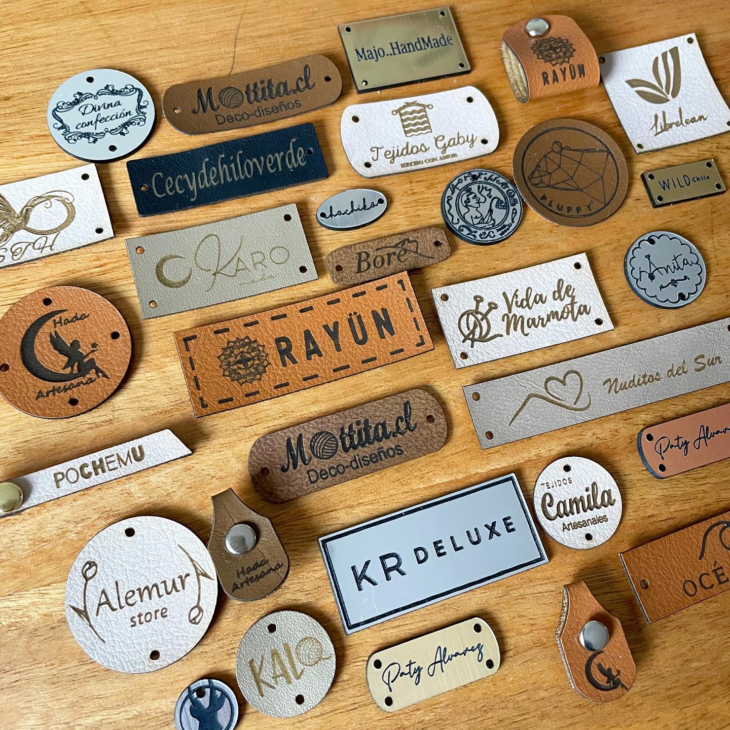"Etiquetas de Eco Cuero Personalizadas".